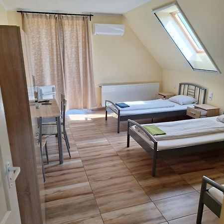 Hotel Amarillis Győr Exteriör bild