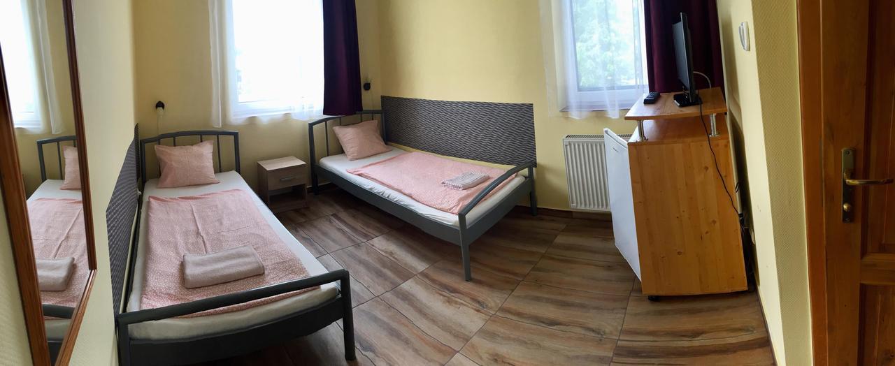 Hotel Amarillis Győr Exteriör bild